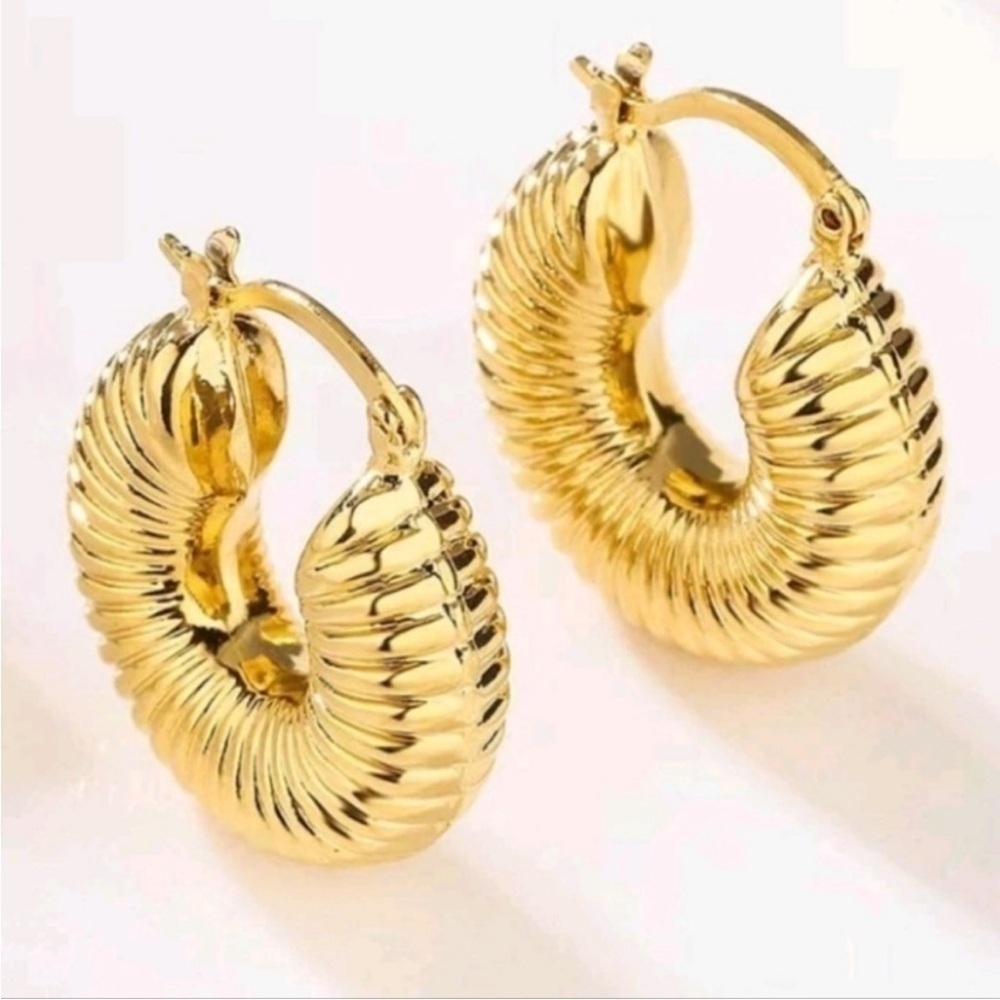 Sculpted Gold Ribbed Hoop Earrings